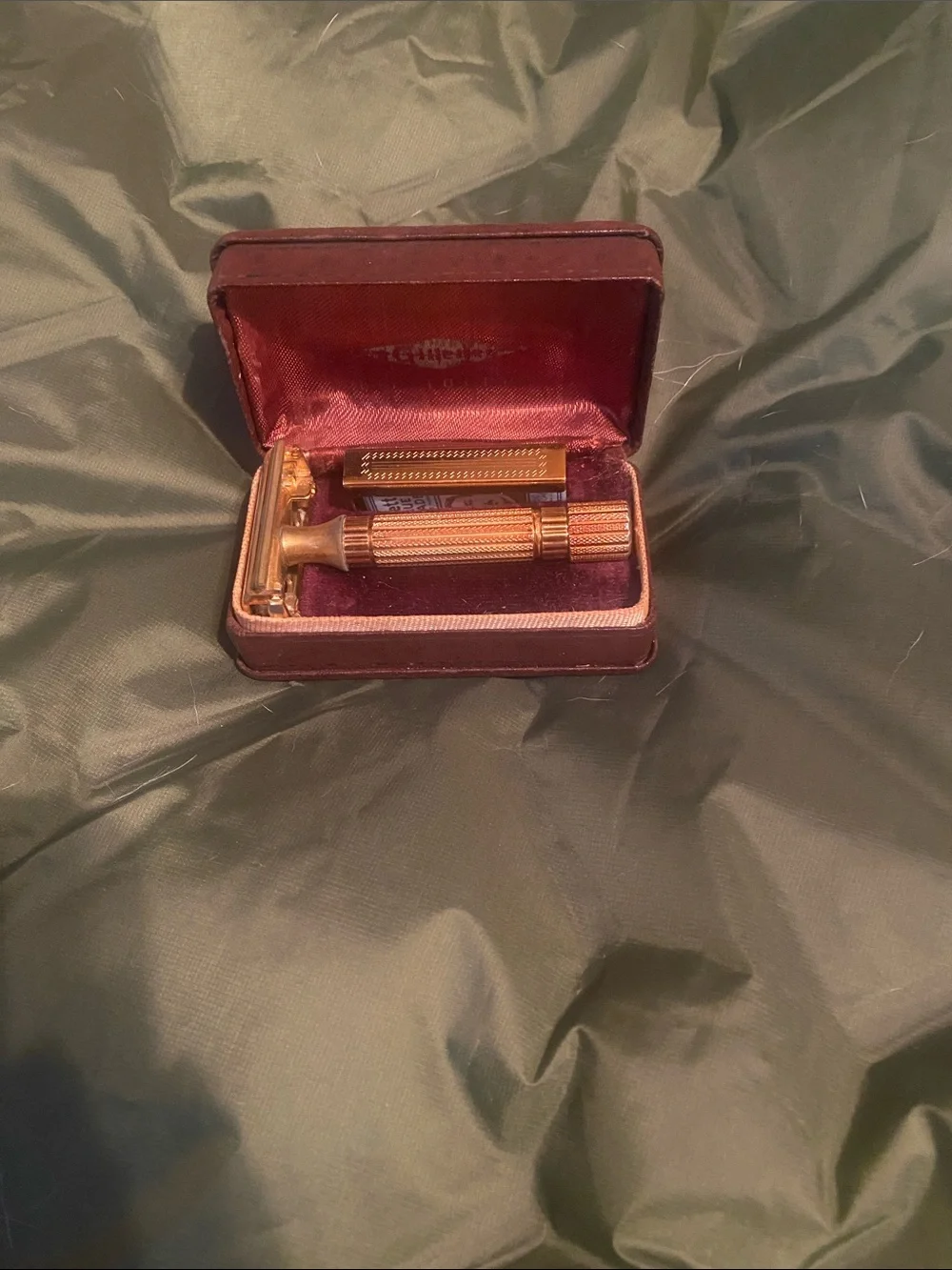 Vintage Gold-Tone Gillette Double-Edge Safety Razor with Presentation Case